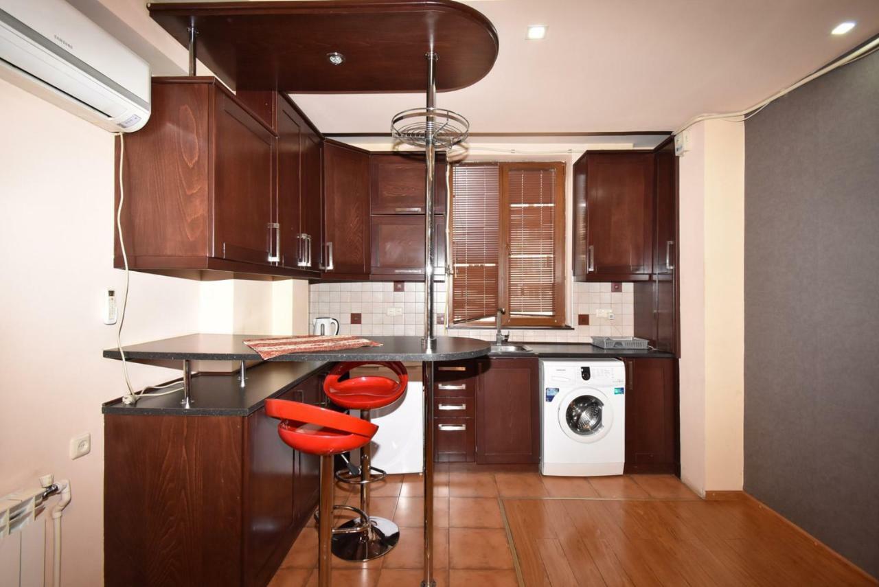 Apartments In Center Of Yerevan,Koghbatsi 1A Street 外观 照片