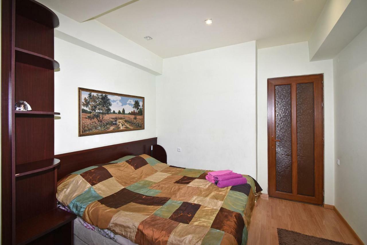 Apartments In Center Of Yerevan,Koghbatsi 1A Street 外观 照片