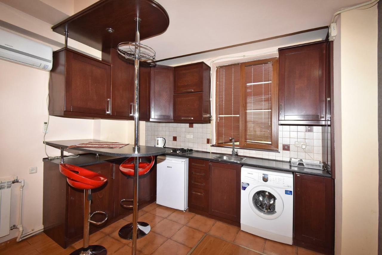 Apartments In Center Of Yerevan,Koghbatsi 1A Street 外观 照片