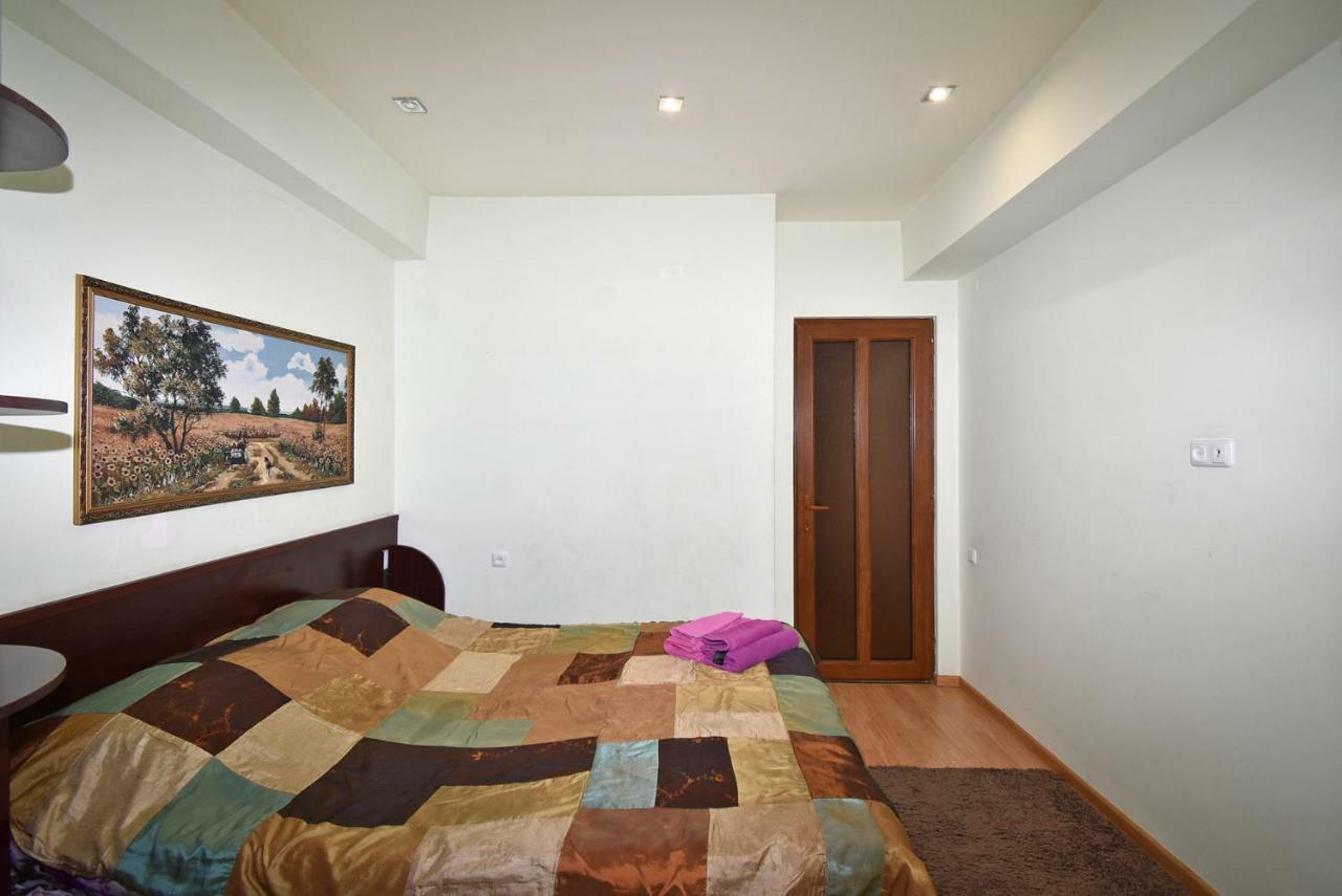 Apartments In Center Of Yerevan,Koghbatsi 1A Street 外观 照片