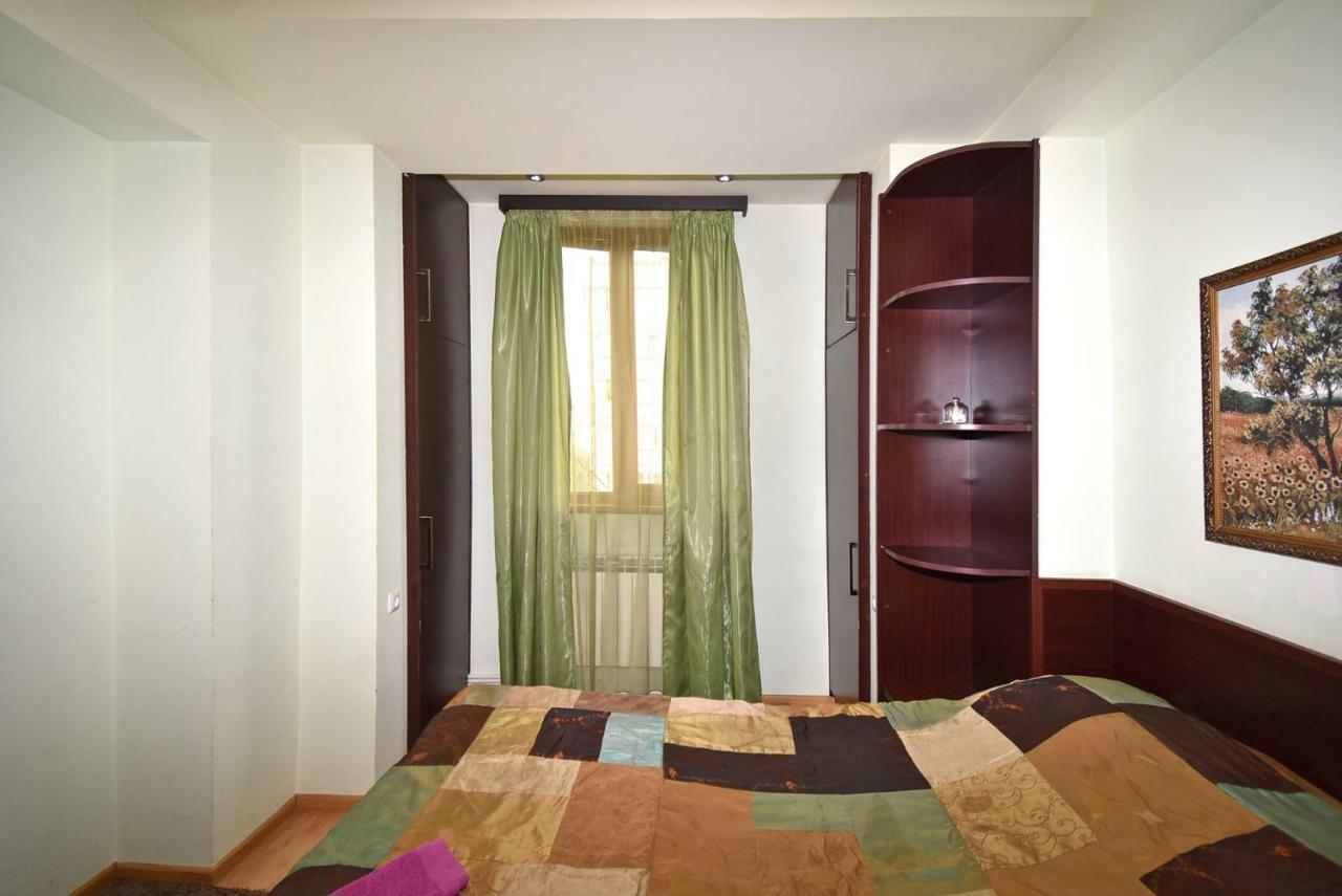 Apartments In Center Of Yerevan,Koghbatsi 1A Street 外观 照片